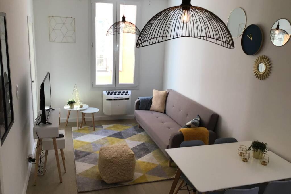 Appartement 2 Chambres Refait A Neuf, Climatise, A 2 Min De La Mer Nice Exterior photo